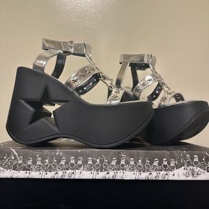 Demonia Dynamite 12 Silver